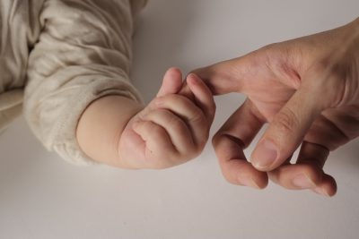 赤ちゃんの手 イメージ